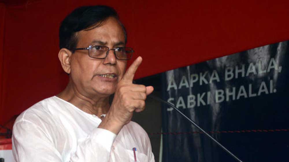  প্রবীণ বাম নেতা সেলিমের স্ত্রীর নামে আছে ৬১ হাজার টাকা, ১৩ হাজার ৫৫৯ টাকা, ১২ হাজার ৮২৪ টাকা, ৫ লক্ষ, ২ লক্ষ ৮৭ হাজার ৮৩০ টাকা এবং ২ হাজার ৮৯৪ টাকা।