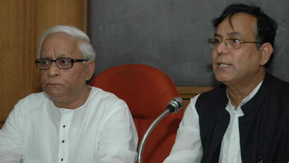  সেলিম এবং তাঁর স্ত্রীর নামে কোনও কৃষিজমি বা গাড়ি নেই। শিলিগুড়ির ‘শান্তিনিকেতন হাউসিং কমপ্লেক্স’-এ যে বাড়িতে তাঁরা থাকেন, সেটা ছাড়াও সল্টলেকের দু’নম্বর সেক্টরের আবাসনে একটি অসমাপ্ত ফ্ল্যাট আছে।