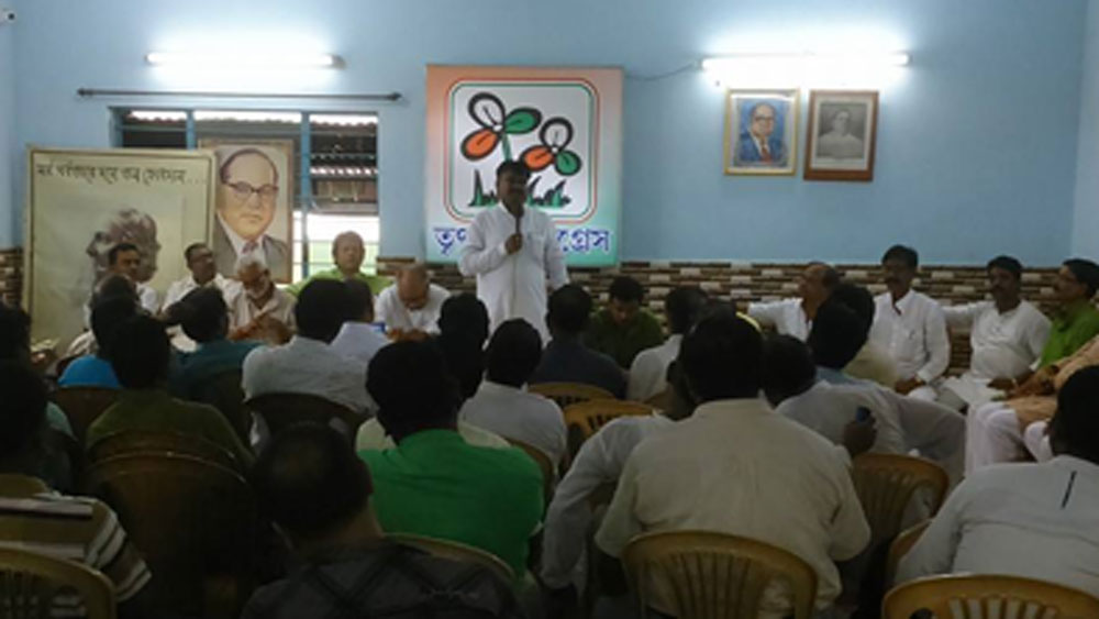 পঞ্জাব ন্যাশনাল ব্যাঙ্ক, এসবিআই এবং এইচডিএফসি মিলিয়ে মোট ৫টি সেভিংস অ্যাকাউন্টে রয়েছে ৬ লাখ ৫১ হাজার ৮৪৪ টাকা।