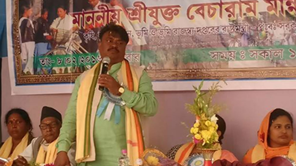 ডাকঘর, জীবনবিমা বা আর অন্য কোনও পলিসি নেই বেচারামের নামে। তবে তাঁর স্ত্রীর নামে একটি রয়েছে ১৫ হাজার টাকার পলিসি এবং এলআইসি রয়েছে ৮১ হাজার ৭৯৬ টাকার।