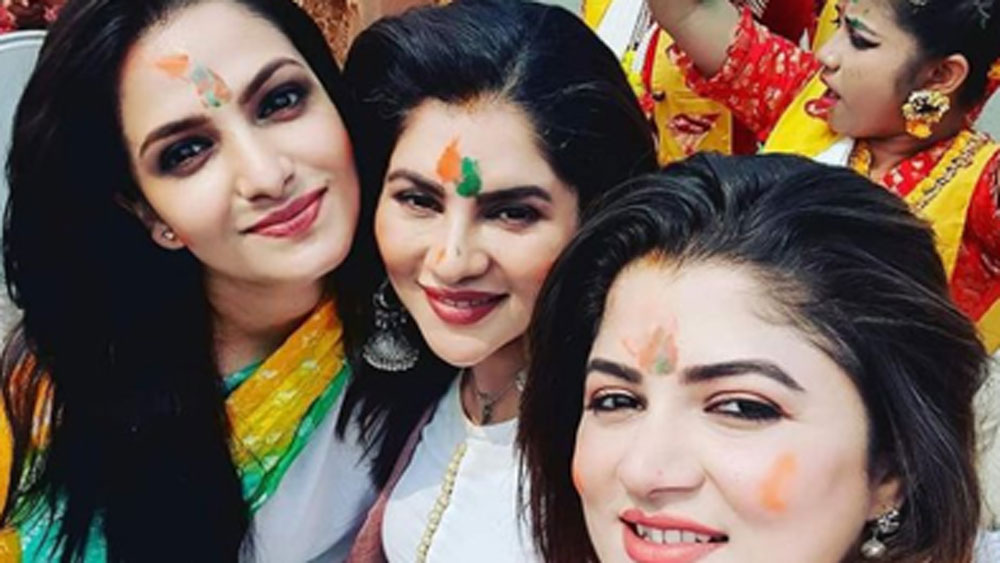 মিউচুয়াল ফান্ড রয়েছে ৫ লাখ ২ হাজার টাকা। আড়াই লাখ টাকার এলআইসি রয়েছে। আইসিআইসিআই এবং এইচডিএফসি ব্যাঙ্কে আলাদা করে ৩টি পলিসি ৩২ লাখ টাকার।