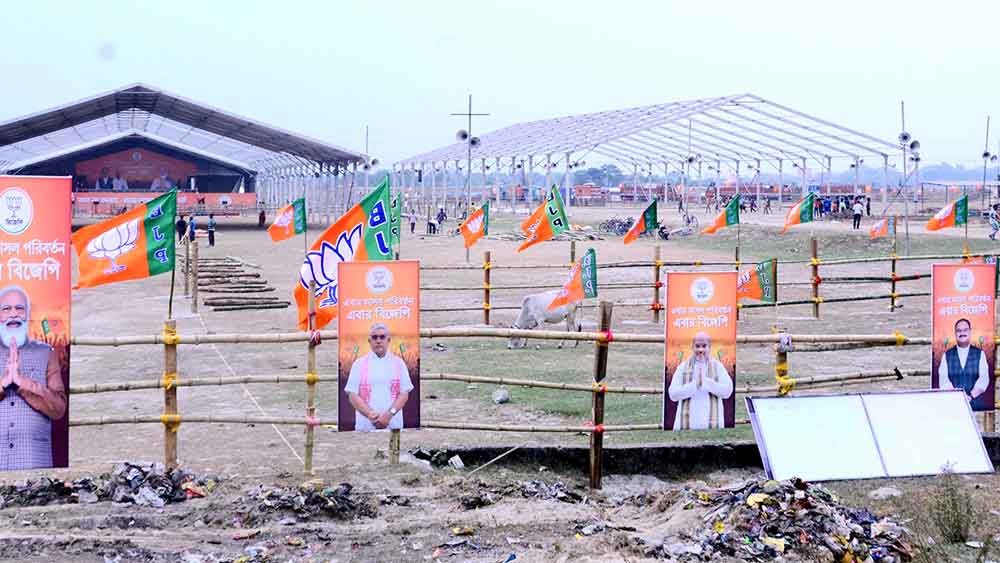 স্তুতি: আজ, শনিবার কাওয়াখালির মাঠে প্রধানমন্ত্রীর সভা। তার শেষ মুহূর্তের কাজ চলছে পুরোদমে। 