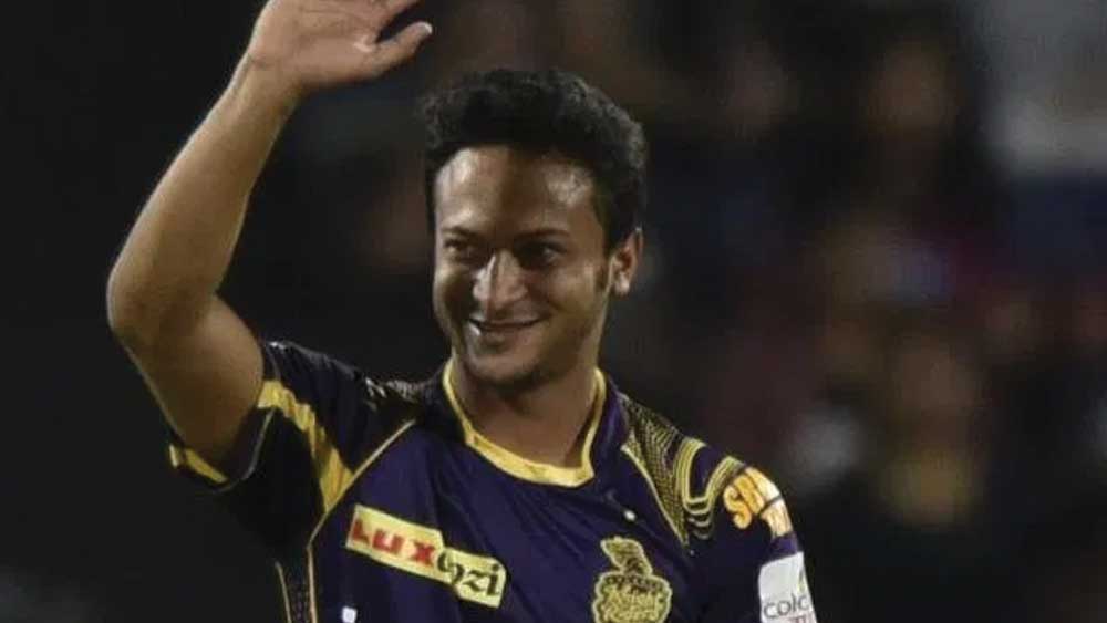 শাকিব অল হাসান: ফের নাইটদের দলে ফিরেছেন শাকিব। ২০১৯ বিশ্বকাপের মঞ্চে নিজেকে ব্যাটে, বলে মেলে ধরেছিলেন তিনি। এ বারের নাইটদের দলের অন্যতম ভরসা তিনিই।