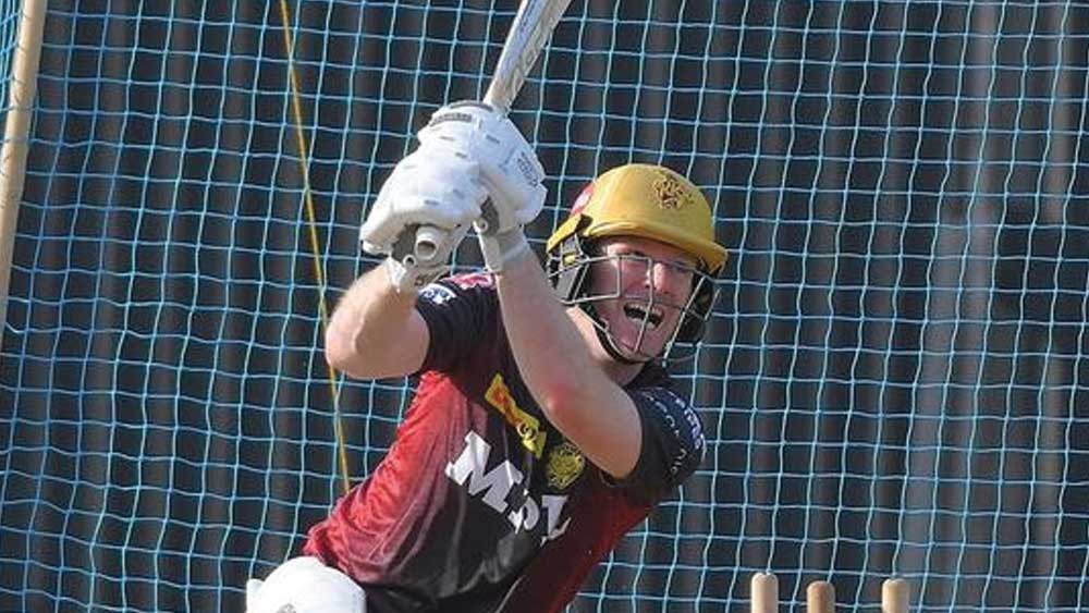 ম্যাচেও এ ভাবে ছক্কা মারার জন্য মুখিয়ে আছেন অইন মর্গ্যান। ছবি - কেকেআর