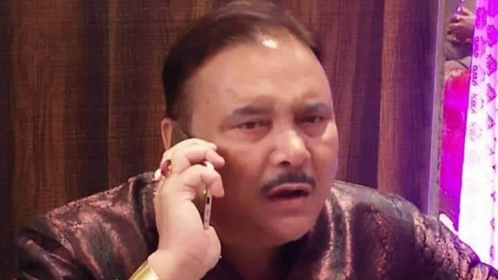 ধীরেন্দ্রনাথ বসু রোড এবং ডায়মন্ড হারবার রোডে দু’টি বাড়ি আছে মদনের। তার মধ্যে উত্তরাধিকার সূত্রে পাওয়া প্রথম বাড়িটির মালিকানা স্ত্রীর সঙ্গে যৌথ ভাবে।