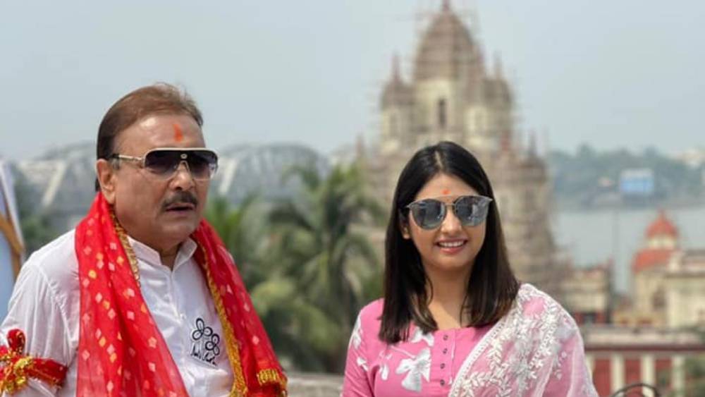 স্থাবর সম্পত্তির মূল্য ৪৭ লক্ষ ৪৬ হাজার টাকা। স্ত্রী, অর্চনার স্থাবর সম্পত্তির পরিমাণ ৫১ লক্ষ ১৯ হাজার ৬৬০ টাকা।