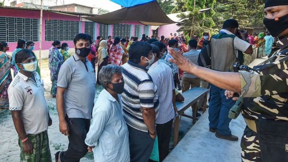 ভাঙড়ের ভোট বোমা-গুলি-মারপিটের অনুষঙ্গ ছাড়া হবে, এমন সম্ভাবনা কল্পনাতেও আসে না।