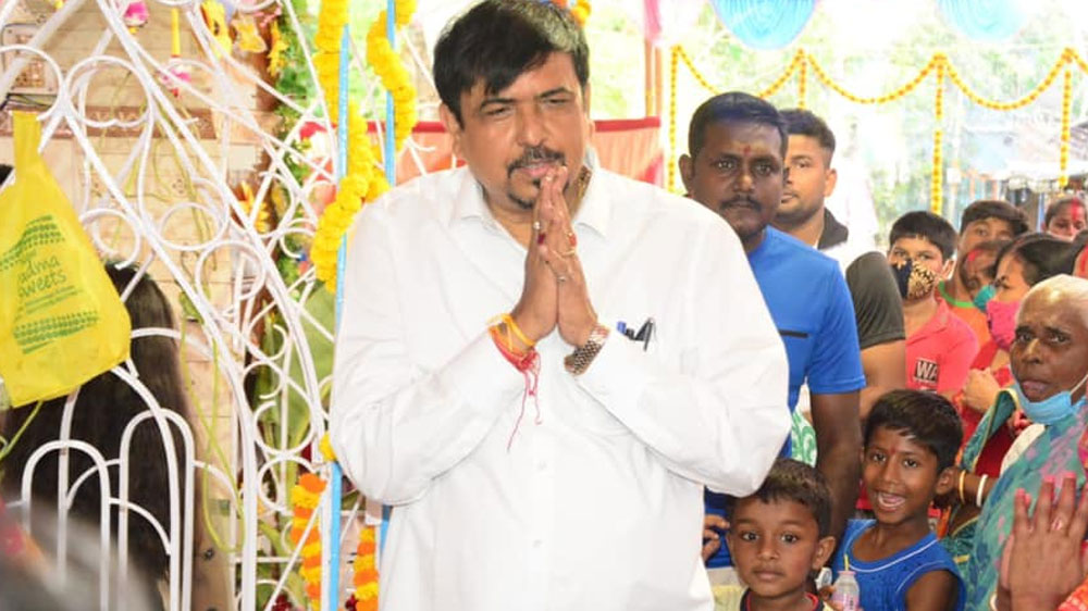 বিভিন্ন সংস্থা এবং ব্যক্তিকে কয়েক লাখ টাকা ধার দিয়েছেন সুজিত। সব মিলিয়ে যার পরিমাণ ৪৪ লাখ ৩৭ হাজার ৮২ টাকা।