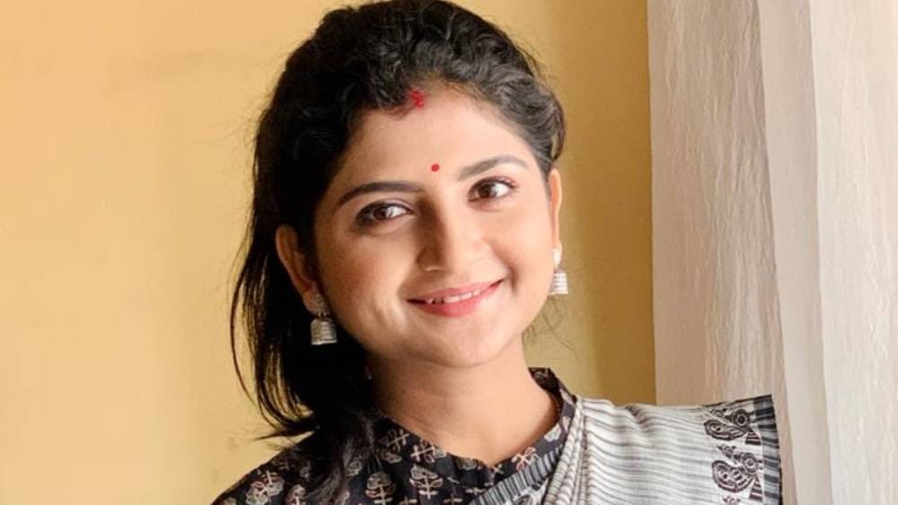 অদিতি এবং দেবরাজের নামে কোনও কৃষিজমি, দোকানঘর, এমনকি, নিজস্ব বাড়িও নেই। দু’টি ক্ষেত্রে গাড়ি কেনার ঋণ শোধ করতে হচ্ছে অদিতিকে। প্রথম ঋণের মধ্যে এখনও ৩৫ হাজার ৬৭৯ টাকা বাকি। দ্বিতীয় ঋণের ক্ষেত্রে বাকি আছে ১২ লক্ষ ৬ হাজার ৩৪৯ টাকা।