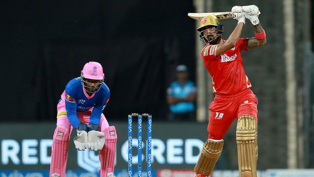 কে রাহুল তখনও জানতেন না সঞ্জুর লড়াকু শতরানে তাঁর ইনিংস ঢাকা পরে যাবে। ছবি - টুইটার। 