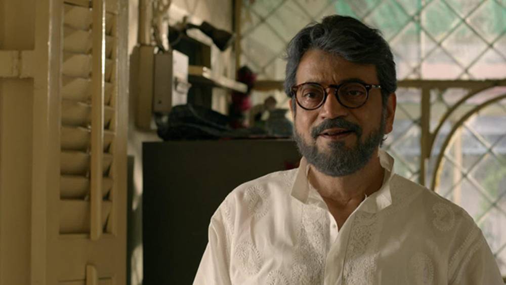 ২০১৯-’২০ আর্থিক বর্ষে চিরঞ্জিতের উপার্জন ছিল ৩৪ লক্ষ ৬১ হাজার ৯৪০ টাকা। তাঁর স্ত্রী রত্নাবলীর উপার্জন ৬ লক্ষ ৪৮ হাজার ৯০০ টাকা। এই মুহূর্তে চিরঞ্জিতের হাতে আছে নগদ ৩৮ হাজার ৯৯ টাকা ৯০ পয়সা। তাঁর স্ত্রীর কাছে আছে ১০ হাজার ৫১৩ টাকা ৩৭ পয়সা।