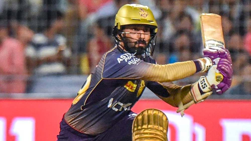 দীনেশ কার্তিক: চার নম্বরে গত ম্যাচে নেমেছিলেন আন্দ্রে রাসেল। রান পাননি ক্যারিবিয়ান অলরাউন্ডার। মুম্বইয়ের বিরুদ্ধে দেখা যেতে পারে অভিজ্ঞ কার্তিককে।