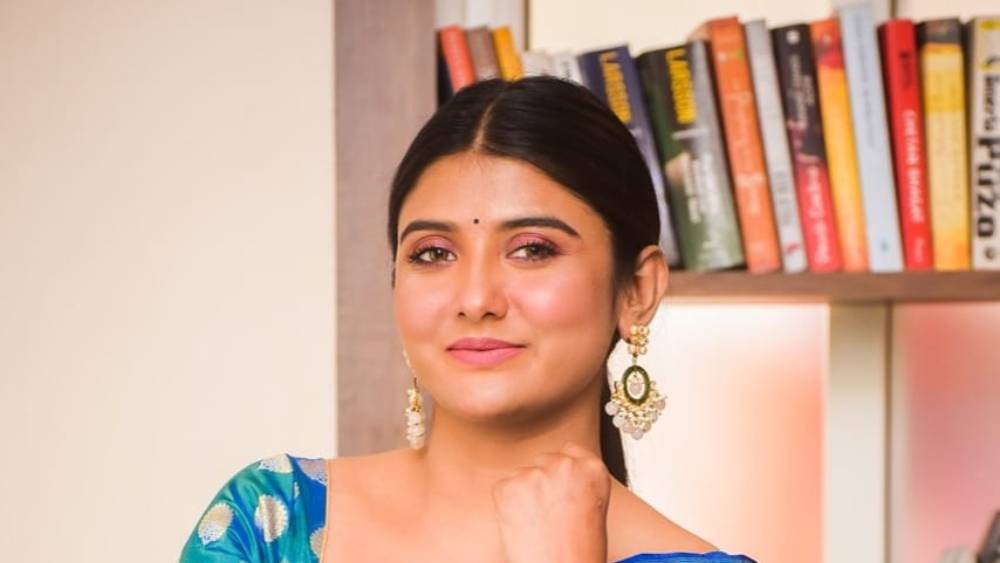 সুঅভিনেত্রী হিসেবে পরিচয় আছে পার্নোর। রাজনীতির ময়দানে তাঁর নতুন ইনিংস দেখার অপেক্ষায় অনুরাগীরা। বরাহনগরে তাঁর মূল প্রতিদ্বন্দ্বী তৃণমূলের তাপস রায় এবং সংযুক্ত মোর্চার প্রার্থী কংগ্রেসের অমলকুমার মুখোপাধ্যায়।