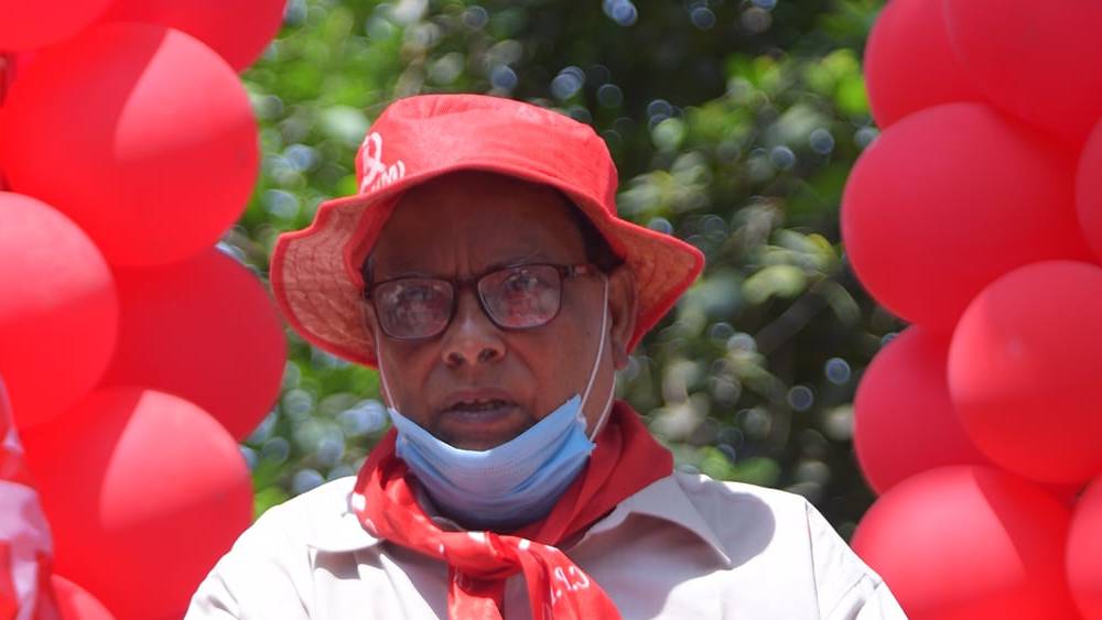 ২০১৯-’২০ আর্থিক বর্ষে তাঁর উপার্জন ছিল ৩ লক্ষ ৬২ হাজার ৪০ টাকা। তাঁর স্ত্রীর উপার্জন ছিল ৩ লক্ষ ৭৫ হাজার ৬১৫ টাকা।