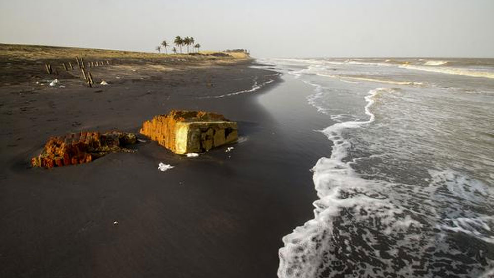 ওড়িশার উপকূলবর্তী জেলা কেন্দ্রাপাড়ার অন্তর্গত সাতভায়া গ্রাম। কয়েক বছর আগেও গমগম করত এই গ্রাম। দিনভর নানা কাজে ব্যস্ত থাকতেন গ্রামবাসীরা। সন্ধ্যা হলে ঘরে ঘরে জ্বলে উঠত আলো।