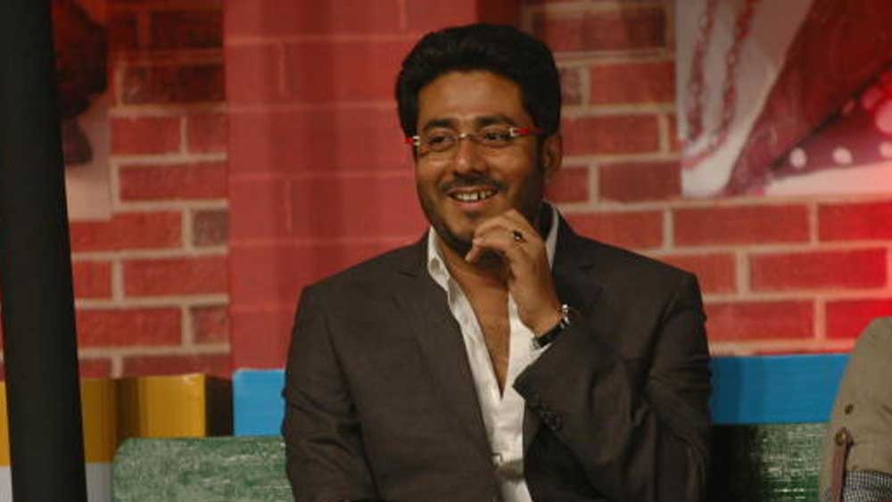 বিভিন্ন ব্যাঙ্কের অ্যাকাউন্টে রাজের নামে আছে যথাক্রমে ১ লক্ষ ১১ হাজার ৮৩৫ টাকা ৮ পয়সা, ২২ হাজার ১৮৭ টাকা ১৮ পয়সা, ৬ হাজার ৪৭৫ টাকা ৪৮ পয়সা, ৩৫ হাজার ৫৮৪ টাকা ২২ পয়সা, ১৪ হাজার ৪৭৫ টাকা ৮৩ পয়সা, ৭ হাজার ৪১৪ টাকা ৮৯ পয়সা এবং ৮ হাজার ৭৩৮ টাকা ৬১ পয়সা।