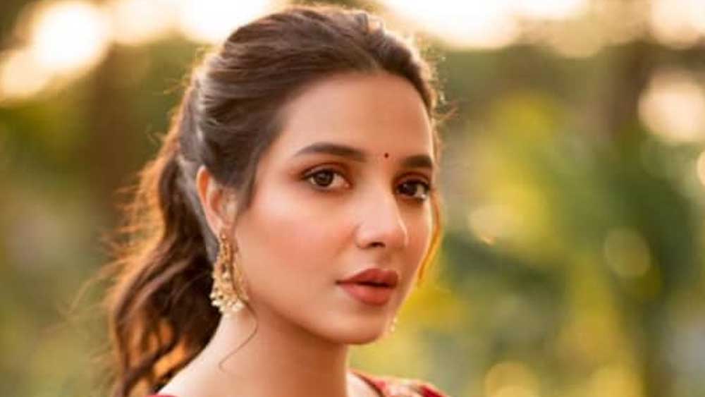 শুভশ্রীও বেশ কিছু বিমার ক্ষেত্রে বিনিয়োগ করেছেন। নির্দিষ্ট সময়ের পর সেখান থেকে পাওয়া যাবে যথাক্রমে ১৬ লক্ষ ২৮ হাজার ২৪৩ টাকা, ২৩ লক্ষ ৯৪ হাজার টাকা, ৩ লক্ষ ১ হাজার ৮৯০ টাকা, ১০ লক্ষ টাকা, ৬০ লক্ষ টাকা এবং ৪ লক্ষ টাকা।