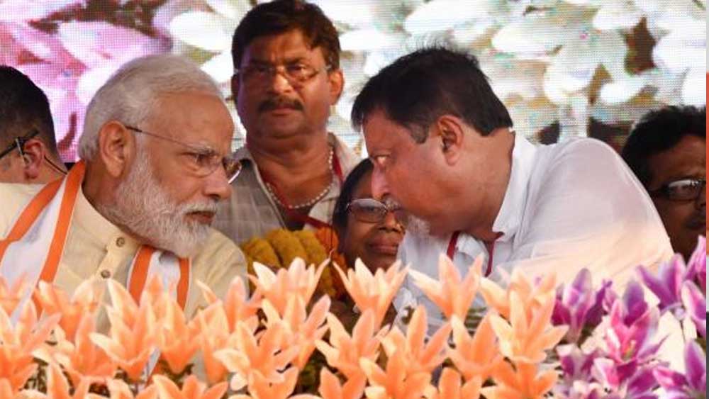 এ বারের বিধানসভা নির্বাচনে কৃষ্ণনগর কেন্দ্রে মুকুলের প্রধান প্রতিদ্বন্দ্বী তৃণমূলের কৌশানী মুখোপাধ্যায় এবং সংযুক্ত মোর্চা প্রার্থী কংগ্রেসের সিলভি সাহা। দুই নবীনের বিরুদ্ধে অভিজ্ঞ মুকুলের জয় নিয়ে আত্মবিশ্বাসী পদ্ম-শিবির।