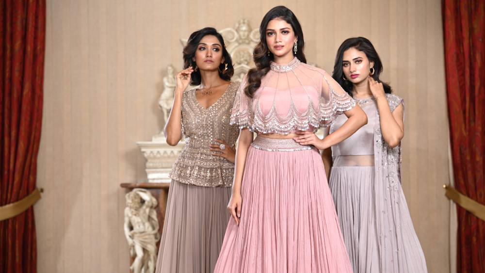 ‘পানাস’-এর পোশাক