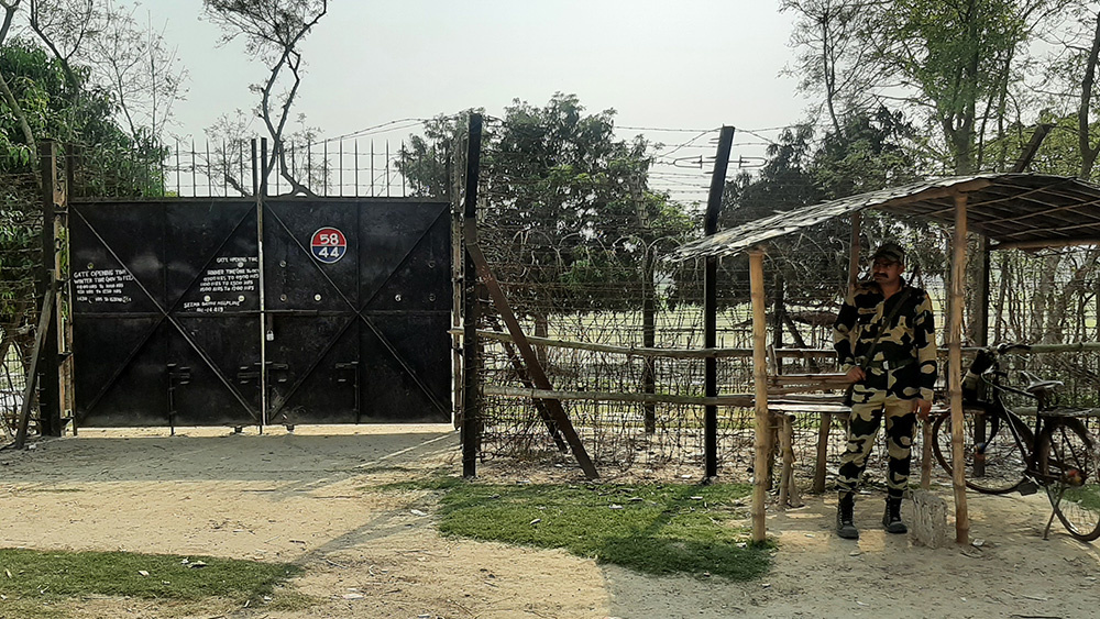 সীমান্তের গেট।