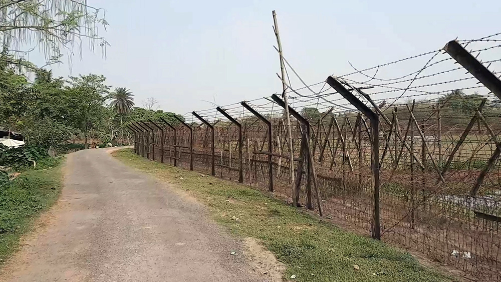 ভারত-বাংলাদেশ সীমান্তের কাঁটাতার।