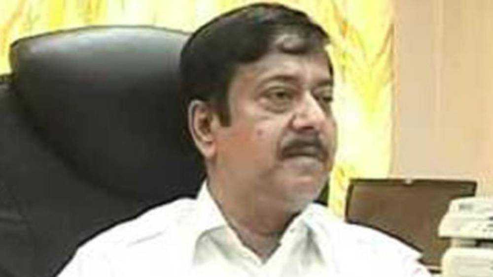 এই মুহূর্তে জ্যোতিপ্রিয়র হাতে আছে নগদ ২২ হাজার টাকা। তাঁর স্ত্রীর কাছে আছে ১৭ হাজার টাকা।