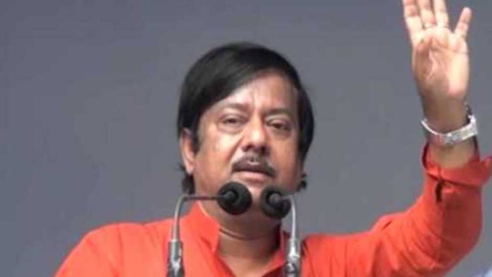 তাঁর স্ত্রীর নামে বিভিন্ন ব্যাঙ্কের সেভিংস অ্যাকাউন্টে গচ্ছিত ১ লক্ষ ৭০ হাজার ৫০৩ টাকা ৫০ পয়সা, ১৪ লক্ষ ৮০ হাজার ৮৬ টাকা, ৮ লক্ষ ৩৭ হাজার ৪৩৬ টাকা ৩৫ পয়সা, ৭ লক্ষ ৪৯ হাজার ৯২০ টাকা ৮২ পয়সা, ১৮ লক্ষ ৭ হাজার ৩৫৫ টাকা, ২৩ লক্ষ ৯৭ হাজার ২৯০ টাকা, ১১ লক্ষ ৩৯ হাজার ৯৩৩ টাকা ৫৭ পয়সা।