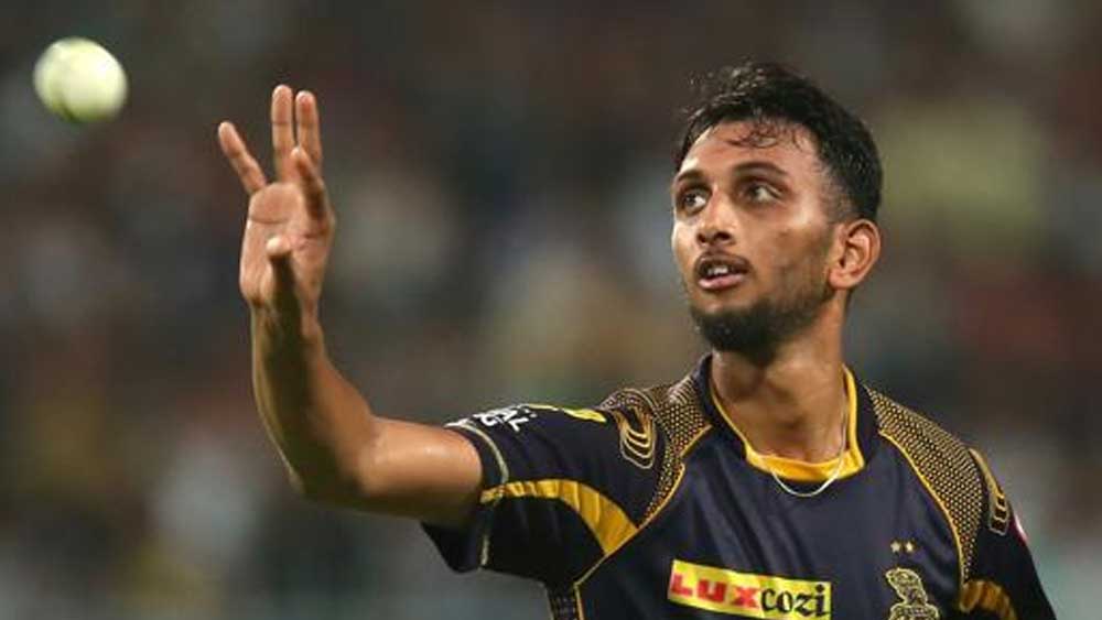 প্রসিদ্ধ কৃষ্ণ: ভারতীয় দলে খেলার অভিজ্ঞতা আরও পরিণত করেছে তাঁকে। কলকাতার নিয়মিত পেসার এখন তিনি। দল তাঁর ওপর যে ভরসা রেখেছে উইকেট নিয়ে তার সম্মান রাখতে হবে তাঁকেও।