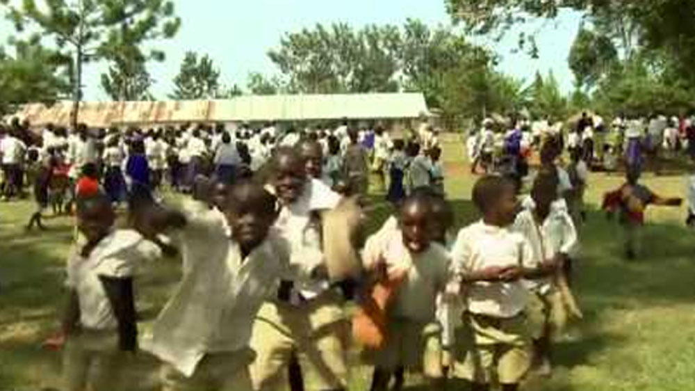 কী এই রোগ? কেন তা ছড়িয়ে পড়েছিল তানজানিয়ায়? ইন্ডিয়ানার পারডিউ বিশ্ববিদ্যালয়ের এক গবেষক এর কারণ সামনে আনেন। মনের উপর অত্যধিক চাপের কারণেই এই রোগে আক্রান্ত হয়ে পড়েছিলেন ছাত্ররা, দাবি করেছিলেন তিনি।