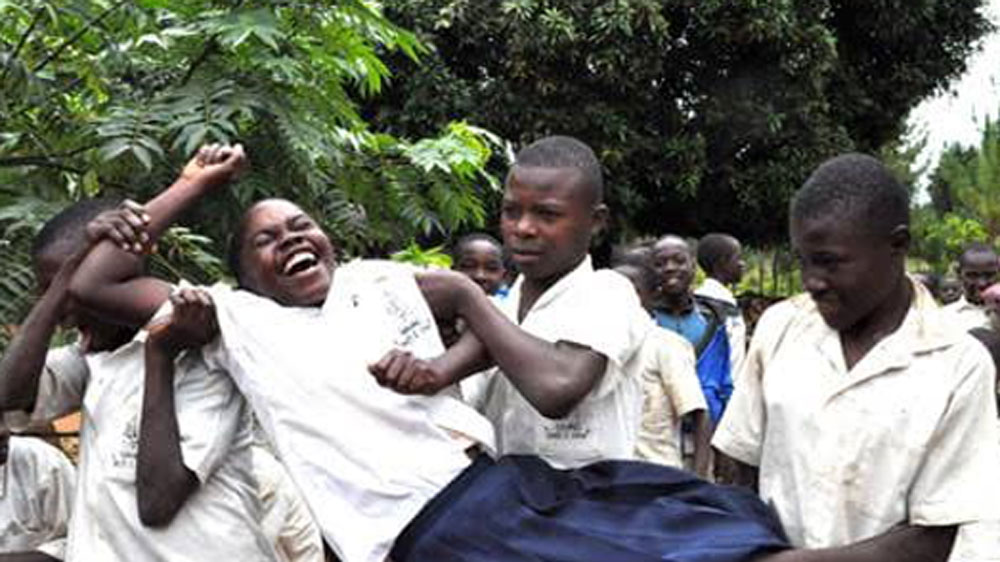 কারণ দেশ স্বাধীন হওয়ার সঙ্গে সঙ্গে পড়ুয়াদের প্রতি আশা বেড়ে গিয়েছিল অভিভাবক এবং শিক্ষকদের। সে কারণেই মূলত পড়ুয়াদের মধ্যে এই সংক্রমণ ছড়িয়ে পড়েছিল বলে মনে করা হয়।