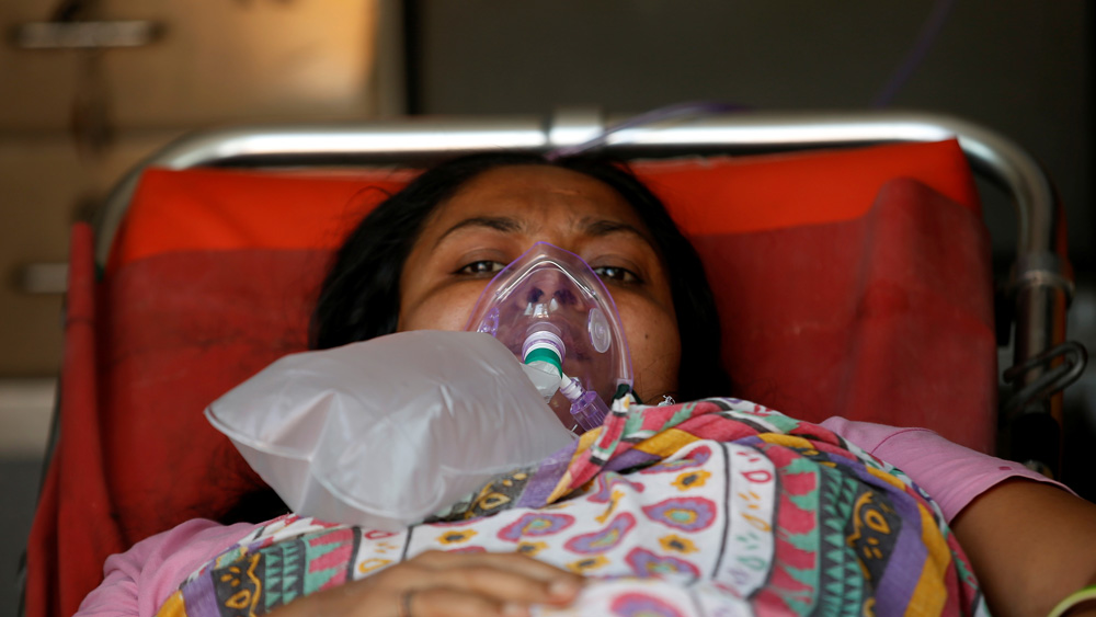   তা হলে কি টিকা নিলেও সুরক্ষা নিশ্চিত নয়? এই আতঙ্ক এবং উদ্বেগ কি অমূলক? 