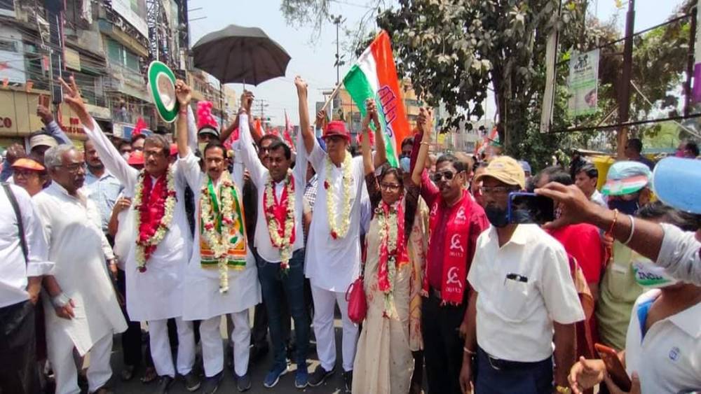 তন্ময় বা লিলির নামে কোনও জমি নথিবদ্ধ নেই। তাঁরা থাকেন নেতাজি কলোনিতে। এ ছাড়াও তাঁদের আরও একটি ফ্ল্যাট আছে বৈষ্ণবঘাটা পাটুলিতে।