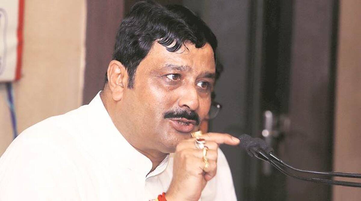  ‘বিশ্বজিৎ’ নামটা হারিয়ে গিয়েছে ‘রাহুল’-এর আড়ালে। রাজনৈতিক জগতে তাঁর পরিচয় বিজেপি নেতা রাহুল সিংহ। পোড়খাওয়া এই রাজনীতিক এ বার নির্বাচনের ময়দানে প্রতিদ্বন্দ্বিতা করবেন হাবড়া কেন্দ্রে।