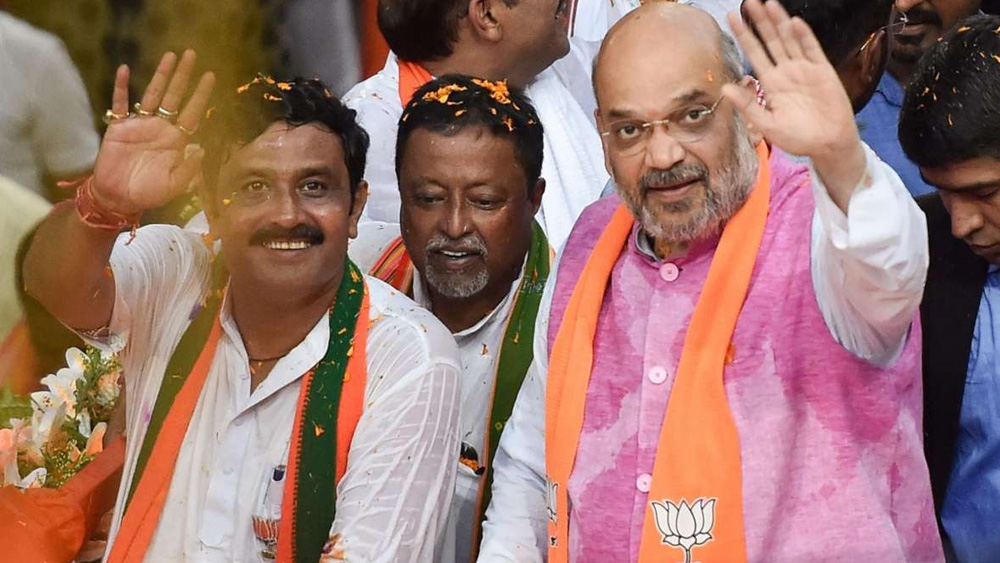 শেয়ারবাজারে রাহুল বিনিয়োগ করেছেন ১০ লক্ষ ৫০ হাজার ৪৩ টাকা। স্ত্রী বিনিয়োগ করেছেন ১০ লক্ষ ২১ হাজার ২০৩ টাকা।