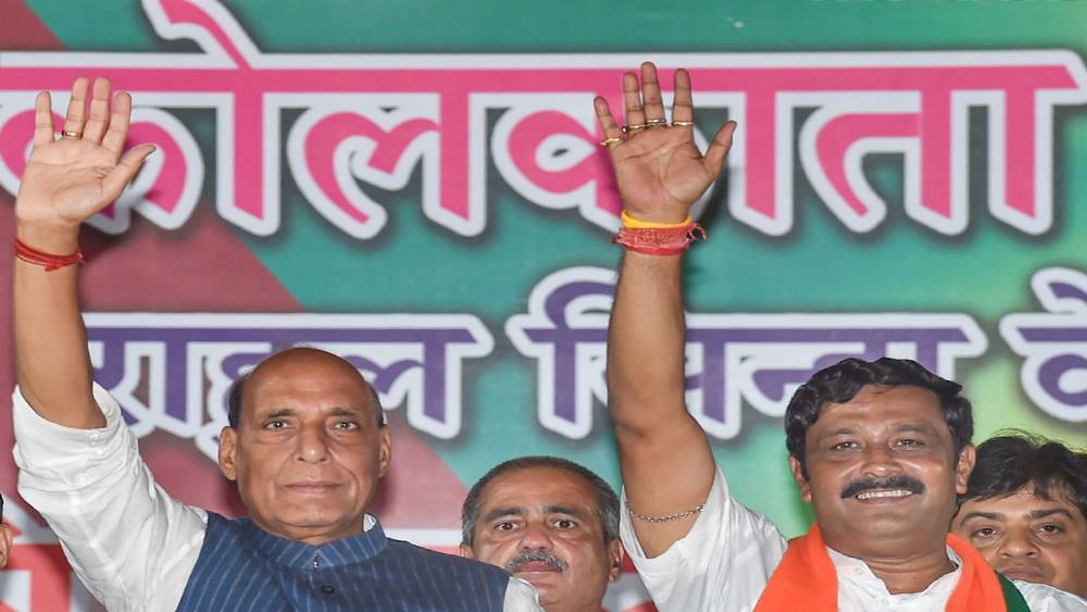 দক্ষিণ কলকাতায় যে বাড়িতে রাহুল থাকেন, সেটি ২০১৮ সালে ৫১ লক্ষ ৩৫ হাজার ১ টাকায় কেনা। রাহুলের নামে কোনও ব্যাঙ্কঋণ চলছে না। তাঁর স্ত্রীর নামে ১ লক্ষ ৯২ হাজার ২৬৮ টাকা এবং ১৭ লক্ষ ৩৩ হাজার ৪১ টাকার ব্যাঙ্কঋণ চলছে।