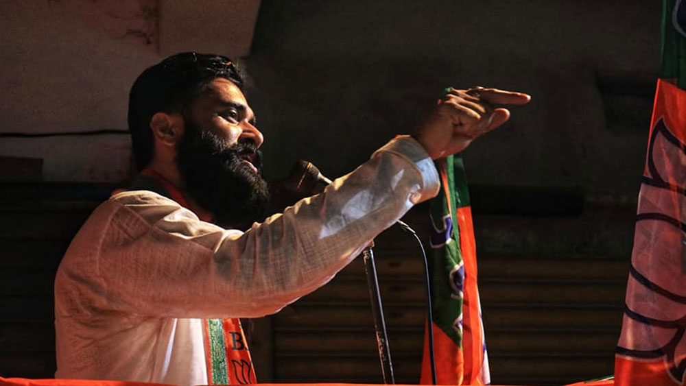 ঠাকুরনগরের ওই বাড়িটির মূল্য ২০ লাখ টাকা। কত পরিমাণ জমির উপর বাড়িটি রয়েছে সেটির উল্লেখ নেই হলফনামায়।