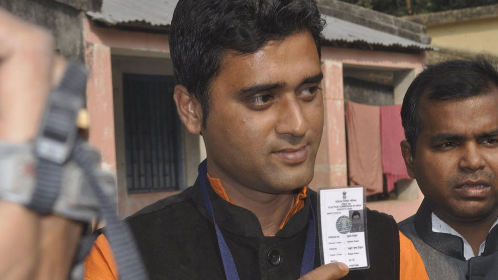 হসপিটালিটি ম্যানেজমেন্টে স্নাতক সুব্রত এবং তাঁর স্ত্রীর কোনও ব্যাঙ্ক ঋণ নেই। কোনও ব্যক্তি বা সংস্থার কাছ থেকেও ধার নেননি তাঁরা।