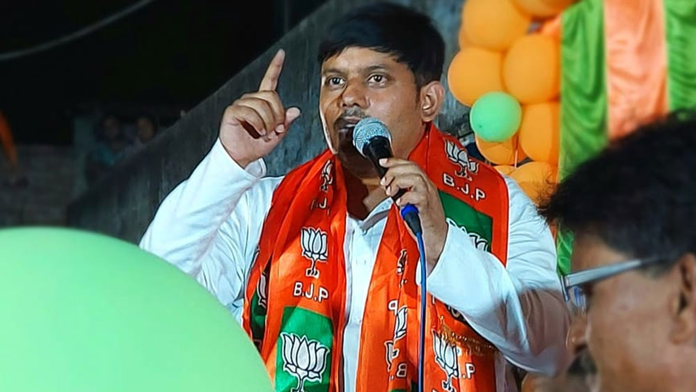 তাঁর মোট অস্থাবর সম্পত্তির পরিমাণ ৩ কোটি ৮০ লাখ ১৬ হাজার ১২৫ টাকা।