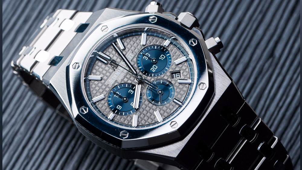 ঘড়িটির দাম ২২ লাখ ৭৫ হাজার টাকা।