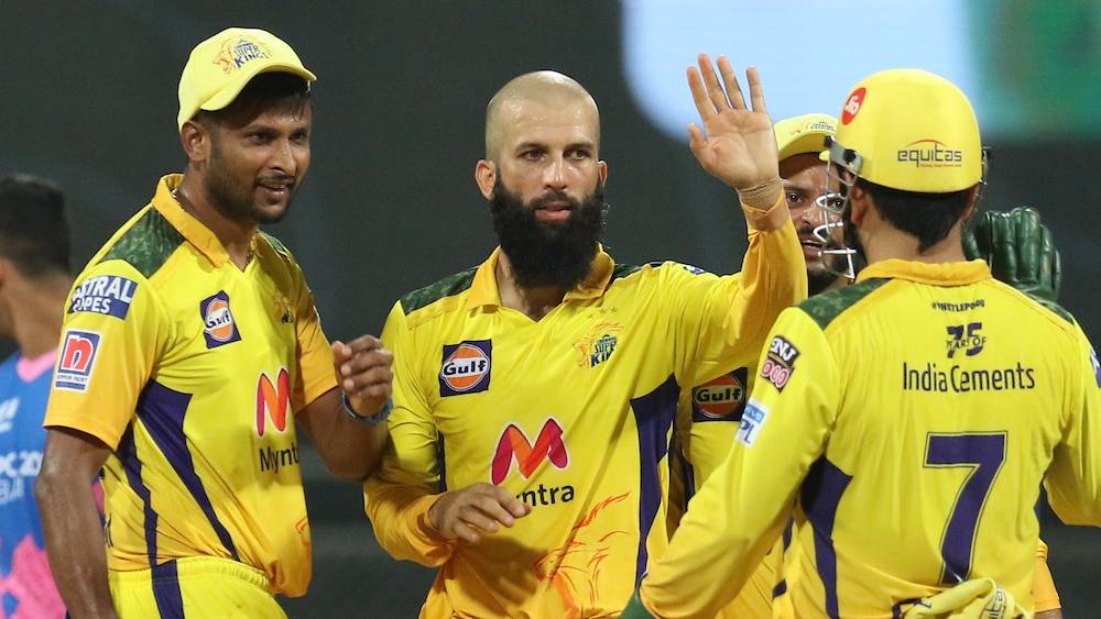 ব্যাতে-বলে নজর কেড়ে ম্যাচের সেরা হলেন মইন আলি। ছবি - টুইটার। 