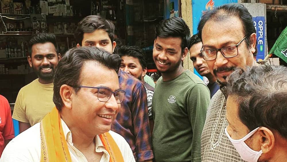 এই মুহূর্তে তাঁর হাতে আছে ৩৫ হাজার টাকা।