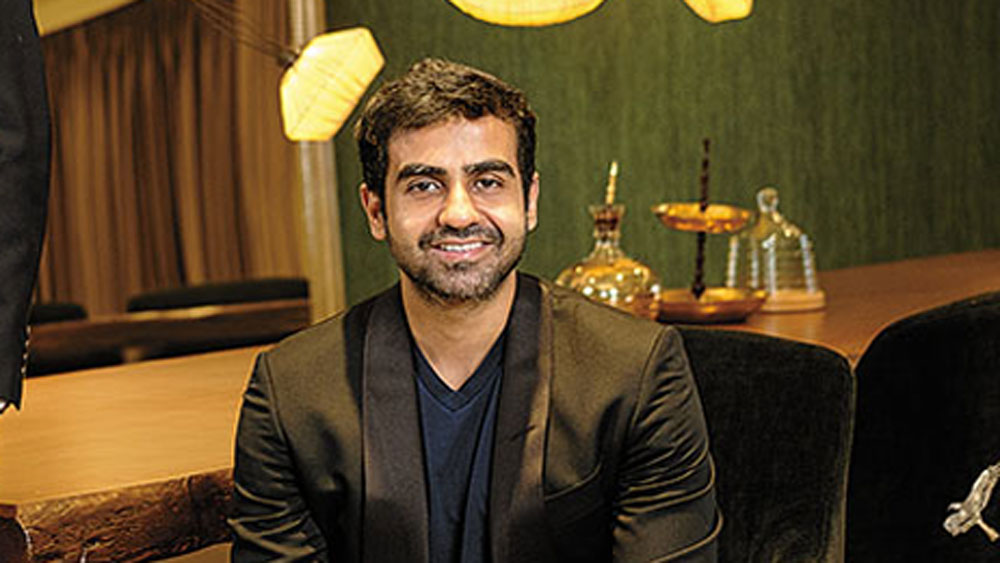 এমনকী তাঁর উদ্যোগ এবং ইচ্ছাশক্তি দেখে কল সেন্টারের সহকর্মীরাও কিছু কিছু টাকা দিয়ে তাঁকে সাহায্য করেছিলেন।