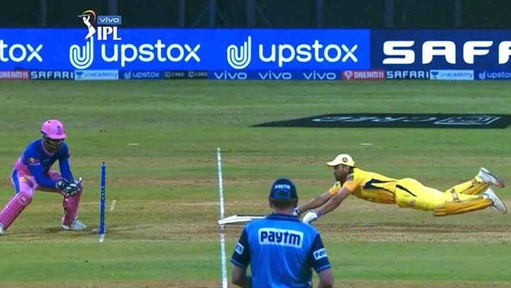 রাজস্থানের বিরুদ্ধে রান আউট থেকে বাঁচার এই ছবি এখন ভাইরাল। ছবি - টুইটার। 