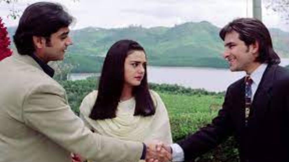 কুন্দন সে সময়ে ‘ক্যয়া কহেনা’ ছবি নিয়ে ব্যস্ত ছিলেন। তিনি চেয়েছিলেন সেই ছবির কাজ শেষ করেই মাধুরীকে নিয়ে নতুন ছবি শুরু করতে।