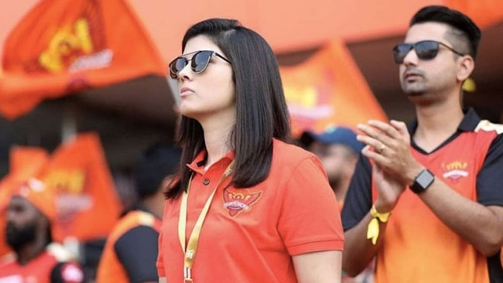 কাব্যা মারন: অনেকের কাছেই তিনি ‘রহস্যময় তরুণী’। ২০১৮ সালে প্রথম নাইট রাইডার্সের সঙ্গে একটি খেলায় সানরাইজার্স হায়দরাবাদকে সমর্থন করতে দেখা গিয়েছিল তাঁকে।