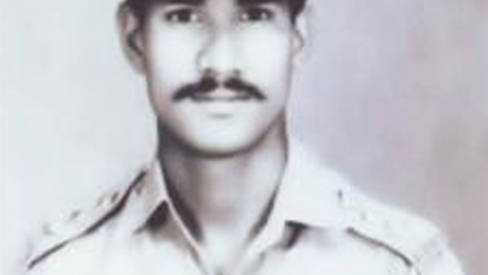 ২০১৩ সালে বাংলাদেশের অসামরিক সম্মান ‘স্বাধীনতা দিবস পুরস্কারে’ সম্মানিত করা হয় তাঁকে। ৭০ বছর বয়সি কাজি সজ্জাদ আলিকে এই বছর ভারত সরকার পদ্মশ্রী পুরস্কার দেয়। সেই যুদ্ধের কথা স্মরণ করে অন্তত ৫৪টি বই লিখেছেন তিনি।