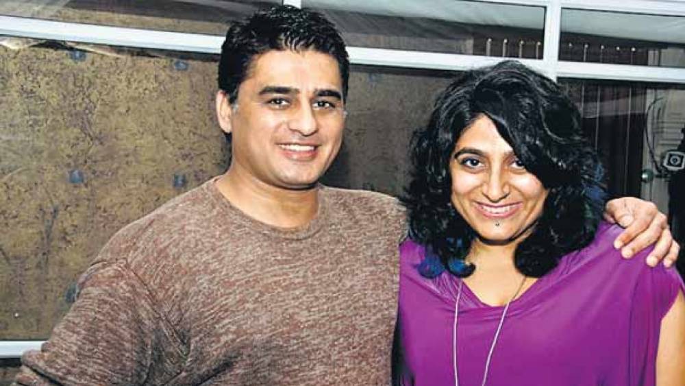 প্রথম পক্ষের জীবনসঙ্গীকে ডিভোর্স করে বিয়ে করেন আয়ুব এবং নীহারিকা। দুই সন্তানকে নিয়ে ছন্দেই এগোচ্ছিল সংসার। কিন্তু দাম্পত্যের কয়েক বছর পরেই সুর কেটে গেল। আলাদা হয়ে গেলেন আয়ুব এবং নীহারিকা। ২০১৬ সালে তাঁদের বিয়ে ভেঙে যায়।