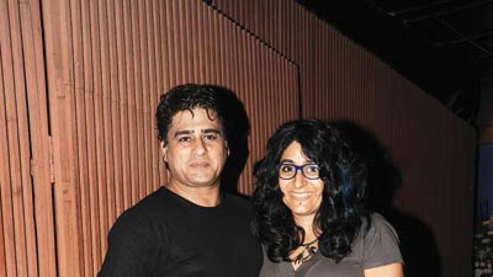 বিচ্ছেদের কারণ হিসেবে আয়ুব বলেছিলেন তাঁরা একে অন্যকে সময় দিতে পারছিলেন না। ব্যস্ত ছিলেন কাজ নিয়েই। তবে সন্তানদের জন্য নিজেদের মধ্যে বন্ধুত্ব এবং সৌজন্যমূলক সম্পর্ক বজায় রেখেছেন তাঁরা। সন্তানদের সঙ্গে দেখা করতে নীহারিকার বাড়িতে যান আয়ুব।