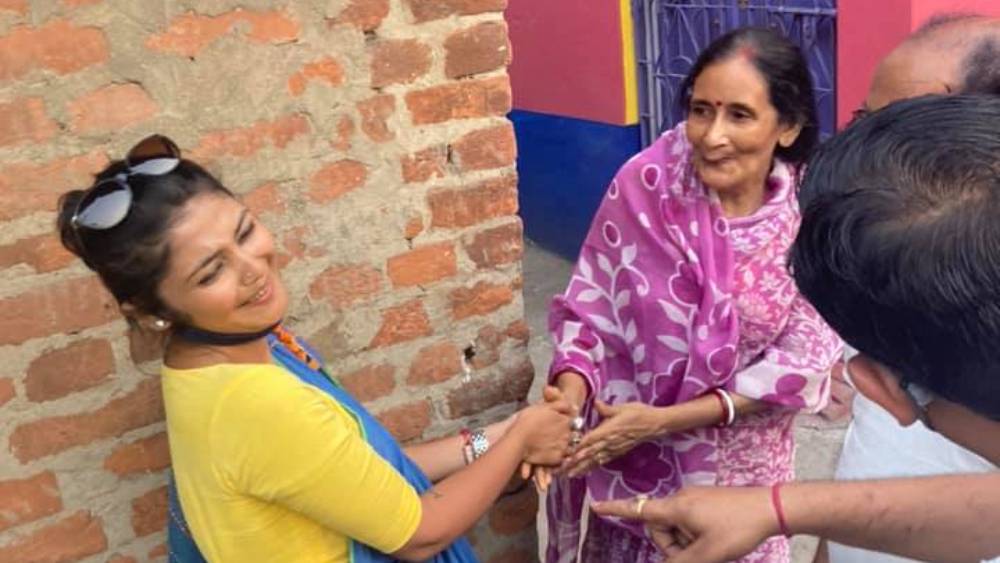 গাড়ি এবং বাড়ি মিলিয়ে চার ক্ষেত্রে মোট ৬৪ লক্ষ ৪৫ হাজার ৫৫৬ টাকা ৫২ পয়সার ঋণ চলছে সায়নীর। ব্যাঙ্কের বাইরেও সায়নীর ঋণ রয়েছে। সব মিলিয়ে বাজারে মোট ৮৩ লক্ষ ৮২ হাজার ৭৫১ টাকা ৫২ পয়সার ঋণ আছে এই তারকার।