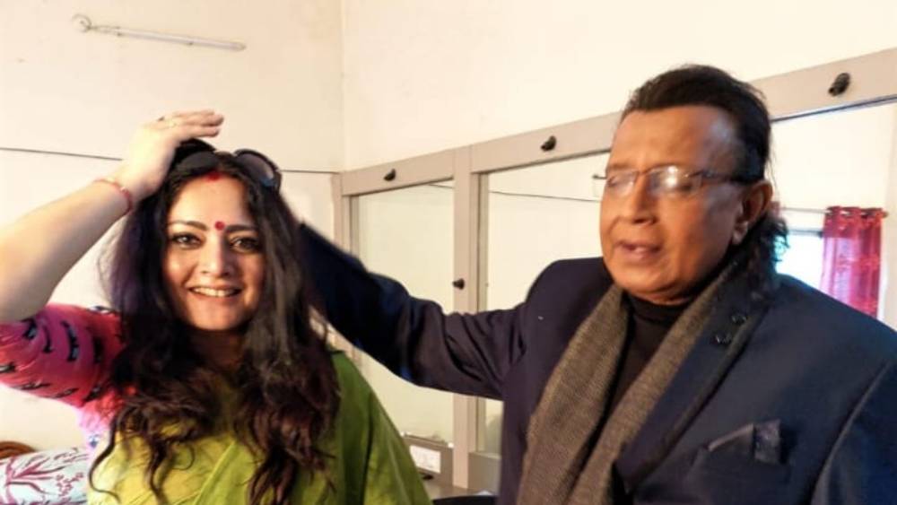 তাঁর নামে কোনও গাড়ি নেই বলে জানিয়েছেন অগ্নিমিত্রা। তাঁর কাছে ৮৩০ গ্রাম সোনার গয়না আছে। যার বাজারমূল্য প্রায় ৩৬ লক্ষ ৭৬ হাজার ৭০ টাকা।